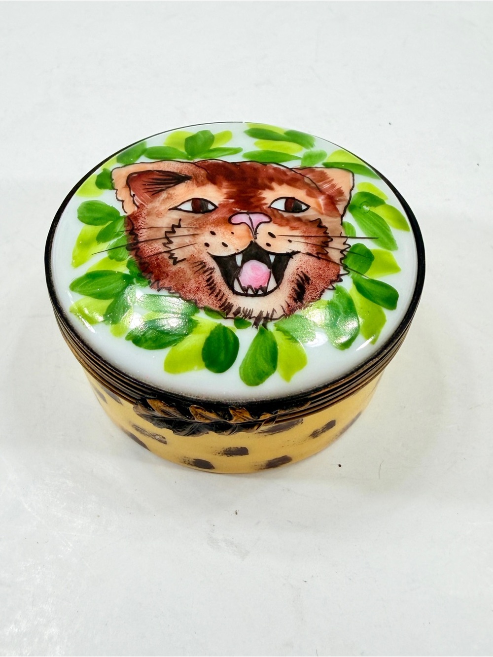 Limoges France Rochard Peint Main Porcelain Trinket Box Hand Painted Wild Cat